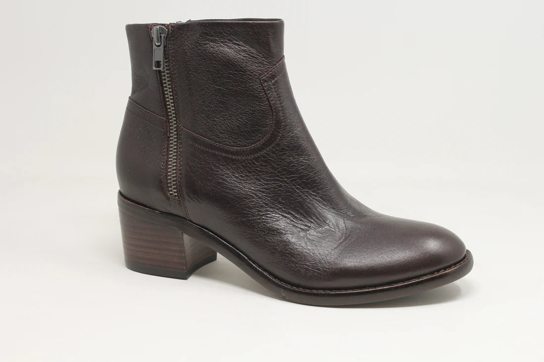 Women's Django & Juliette Rarla