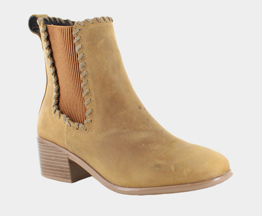 Women's Naot Tradition